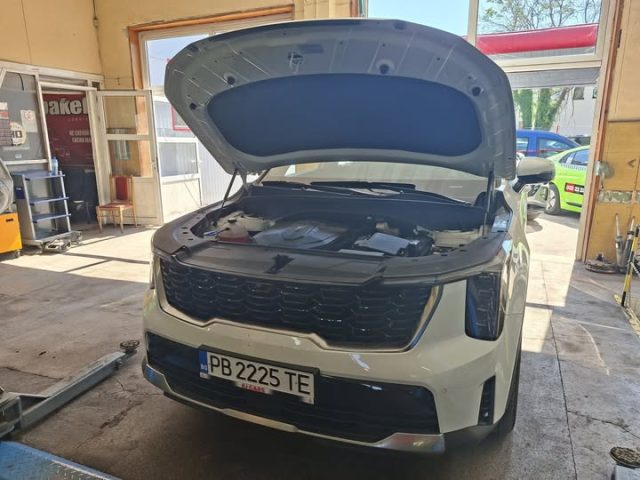 Направихме диагностика на тази KIA SORENTO 2024г. За жалост този път няма да можем да решим проблема, тъй като е свърза с ъпдейтването на софтуера на DCT скоростната кутия. Колата е твърде нова и все още нямаме достъп, затова пратихме клиента в официалното представителство на марката в Стара Загора!